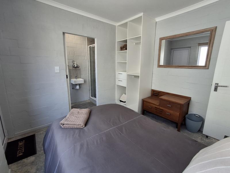 To Let 4 Bedroom Property for Rent in Britannia Bay Western Cape